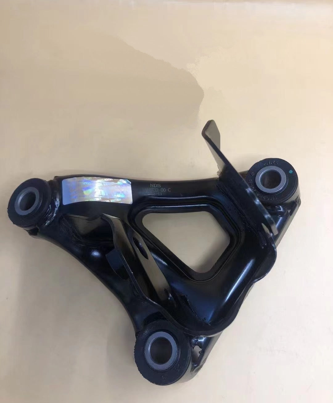 1110232-00-C Front Right Engine Motor Mounting bracket Front Electric Mounting bracket fit For Tesla Model 3